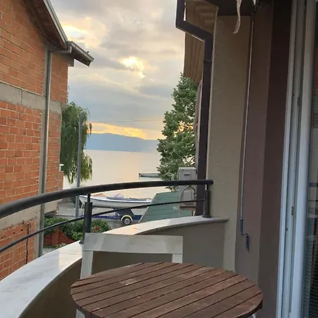 Restaurant & Lipa Peštani
